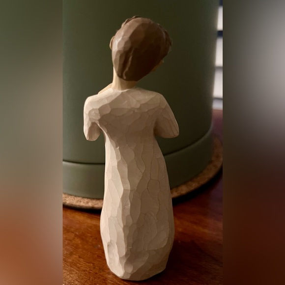 Willowtree Figurine: “Kept Forever In The Heart” - Picture 4 of 10